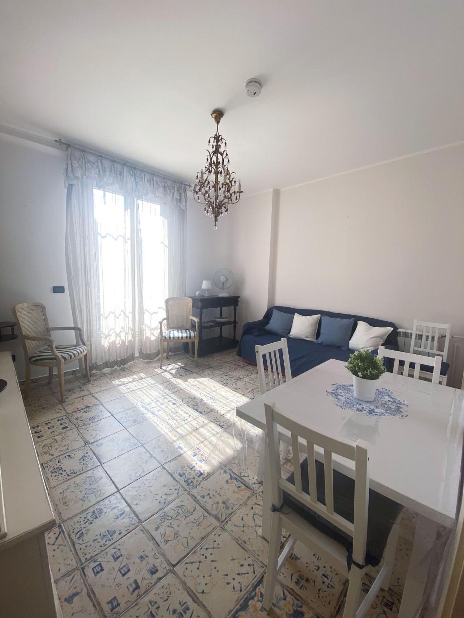 Apartment Beautiful Renovated ,next To The ! Air-c, Free Parking! Nizza